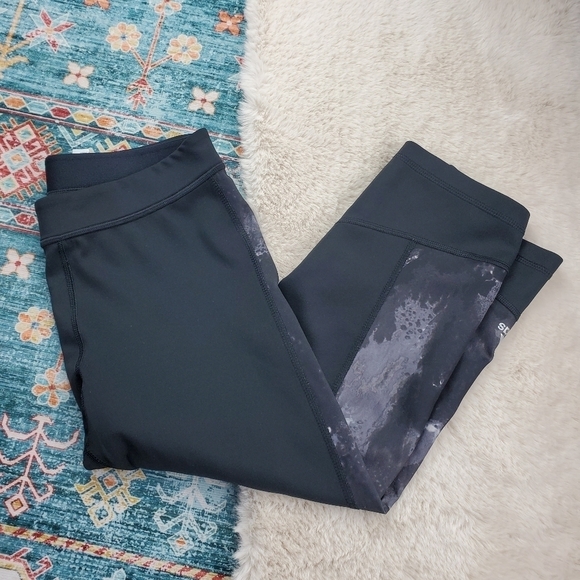 Adidas Black Gray Tech Fit Crop Medium - Picture 2 of 9